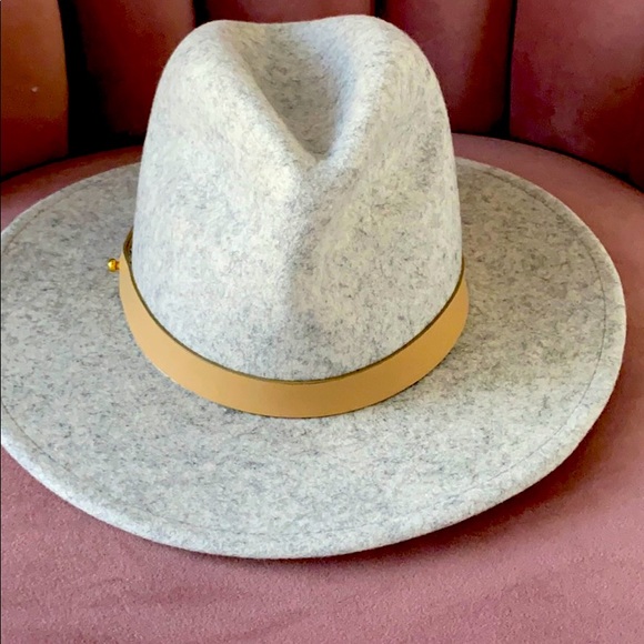 Winter fedora